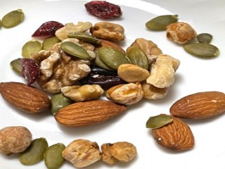 건망증 - 호도, 잣등 견과류 많이 먹도록