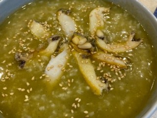 젖이 잘 안나올땐 「족발죽」효험