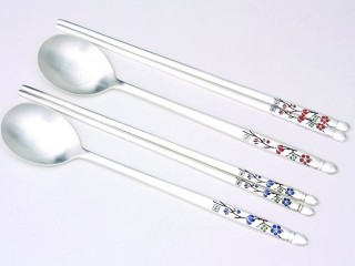 은도금 수저 깨끗하게 하려면…